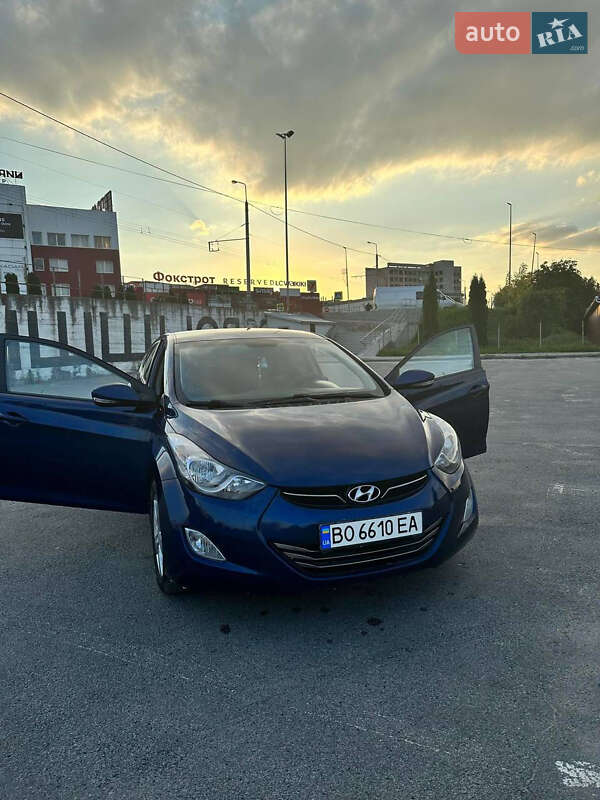 Седан Hyundai Elantra 2012 в Тернополе
