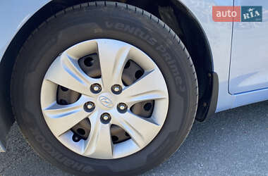 Седан Hyundai Elantra 2013 в 