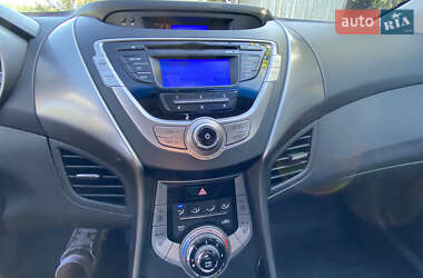 Седан Hyundai Elantra 2013 в 