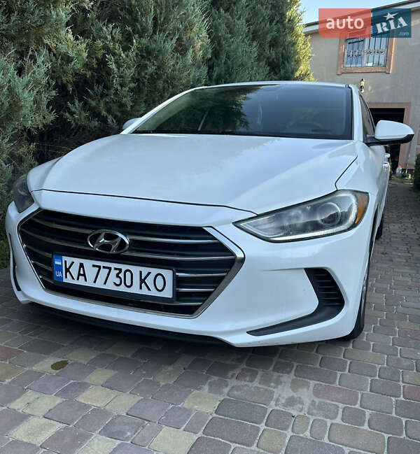 Седан Hyundai Elantra 2017 в Києві