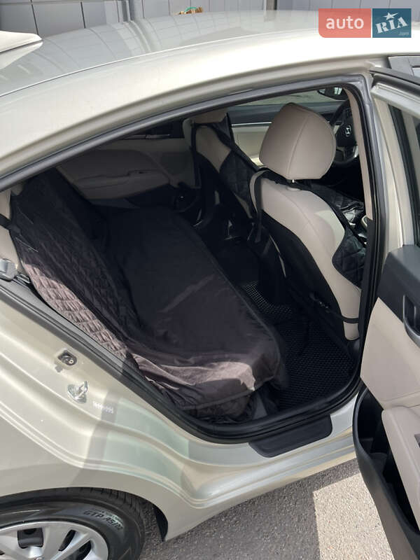 Седан Hyundai Elantra 2017 в Полтаве
