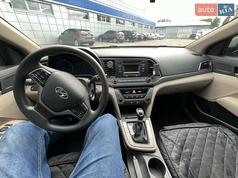 Седан Hyundai Elantra 2017 в Полтаве