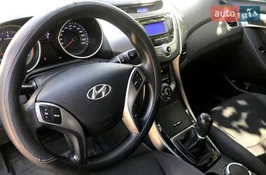 Седан Hyundai Elantra 2013 в 