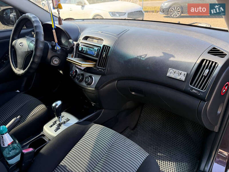 Седан Hyundai Elantra 2010 в Коломые