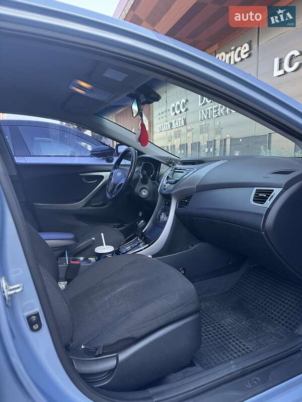 Седан Hyundai Elantra 2013 в Киеве