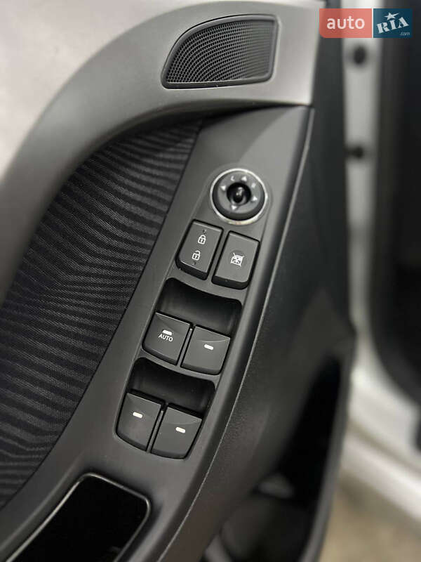 Седан Hyundai Elantra 2012 в Києві фото 6 Седан Hyundai Elantra 2012 в Києві