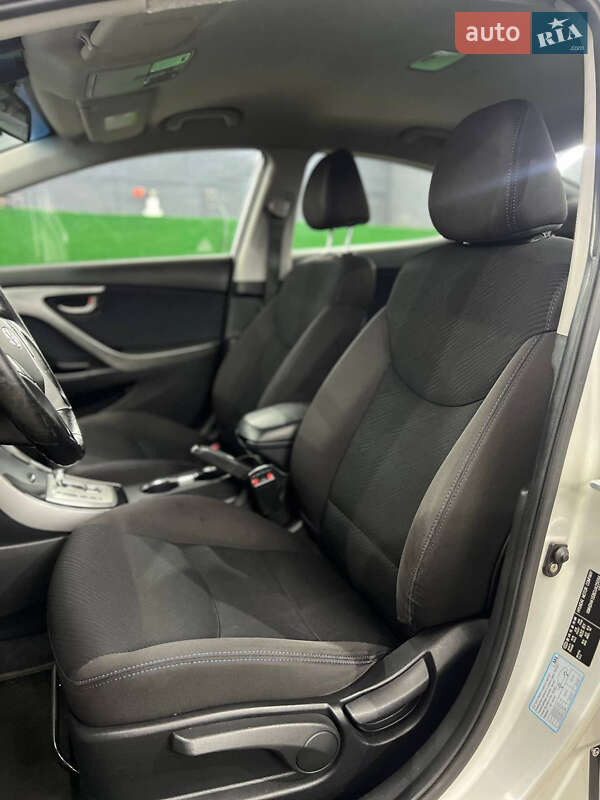 Седан Hyundai Elantra 2012 в Києві фото 7 Седан Hyundai Elantra 2012 в Києві