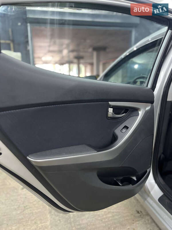 Седан Hyundai Elantra 2012 в Києві фото 11 Седан Hyundai Elantra 2012 в Києві