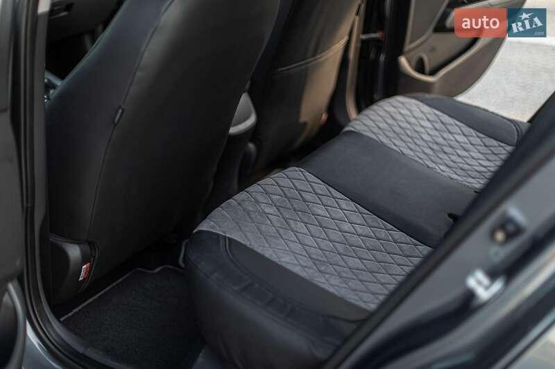 Седан Hyundai Elantra 2016 в Звягеле