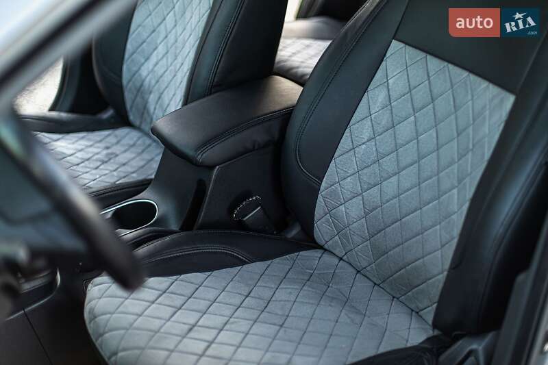 Седан Hyundai Elantra 2016 в Звягеле