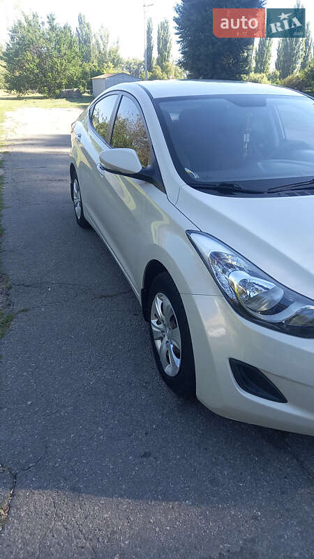 Седан Hyundai Elantra 2012 в Кременчуге
