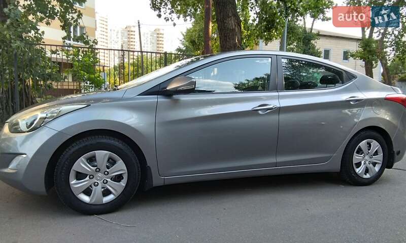 Hyundai Elantra 2011