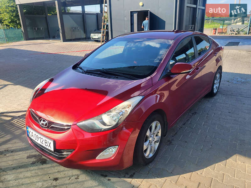 Hyundai Elantra 2011