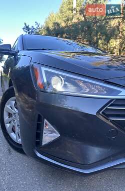 Седан Hyundai Elantra 2020 в 