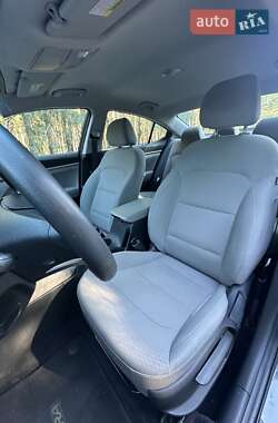 Седан Hyundai Elantra 2020 в 