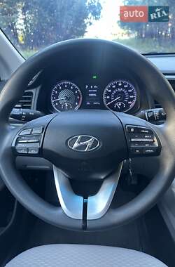 Седан Hyundai Elantra 2020 в 