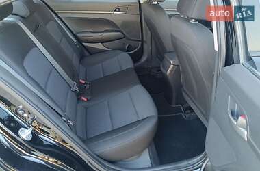 Хэтчбек Hyundai Elantra 2017 в 