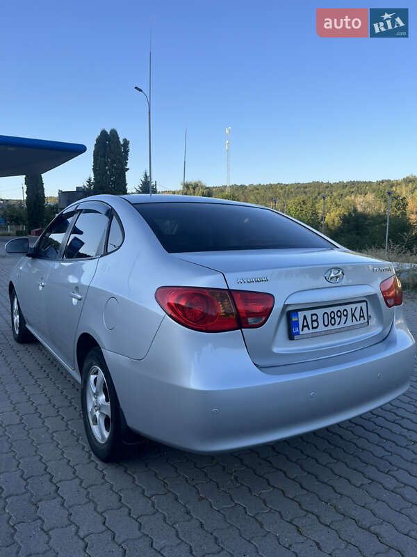 Седан Hyundai Elantra 2008 в Могилев-Подольске