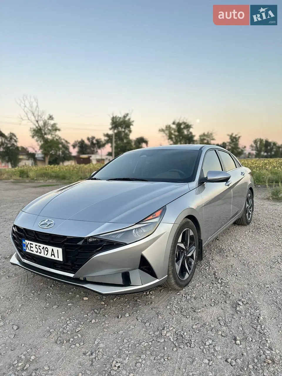 2019 Hyundai Elantra - мініатюра 17