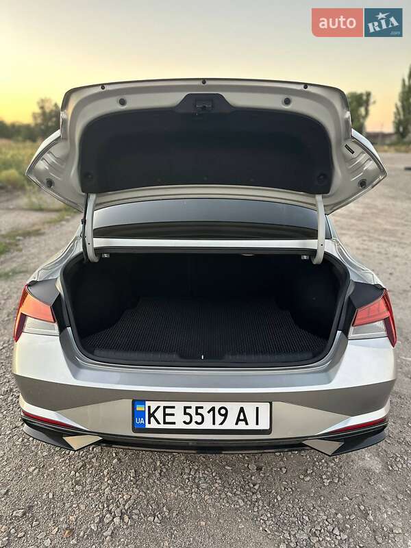 Седан Hyundai Elantra 2020 в Кривом Роге