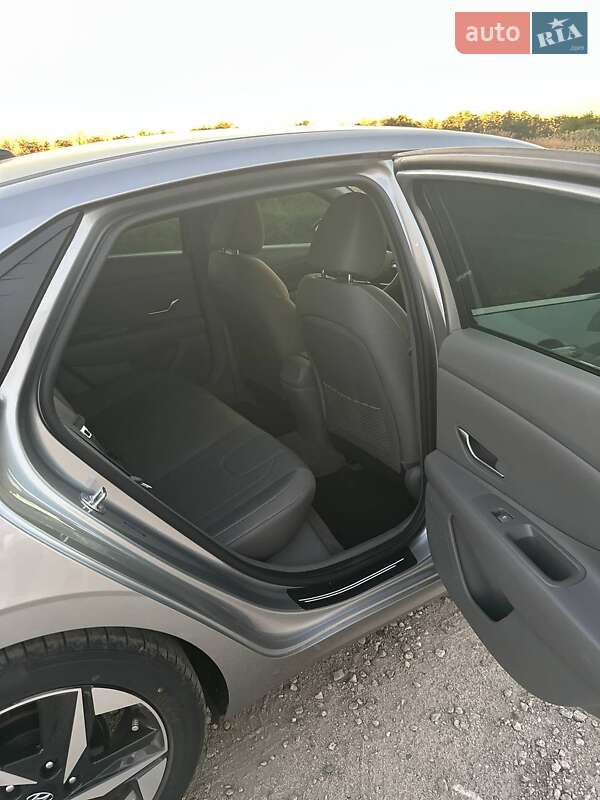 Седан Hyundai Elantra 2020 в Кривом Роге