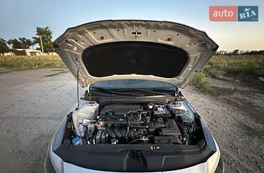 Седан Hyundai Elantra 2020 в Кривом Роге