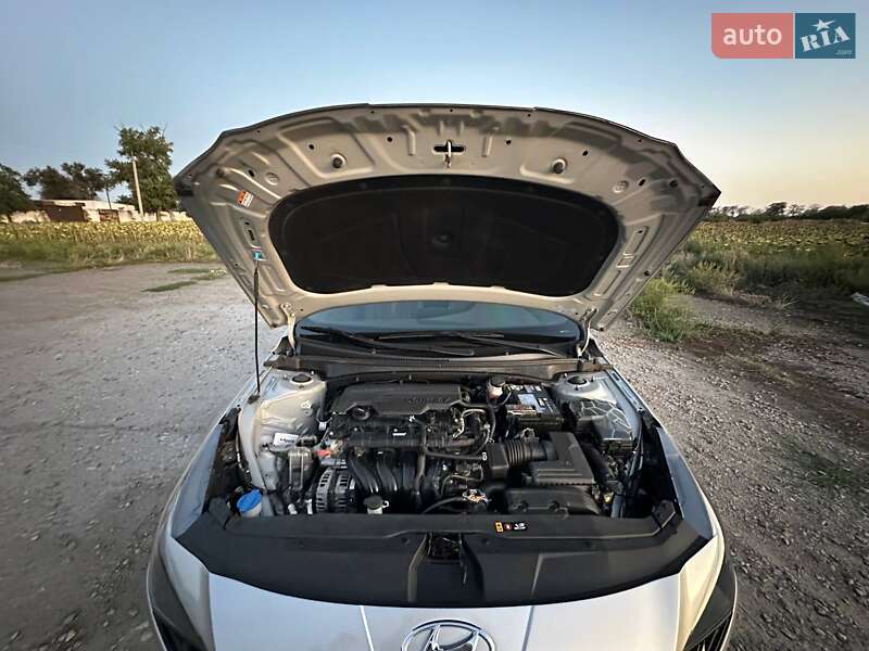 Седан Hyundai Elantra 2020 в Кривом Роге