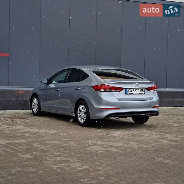 Седан Hyundai Elantra 2016 в Хмельницком