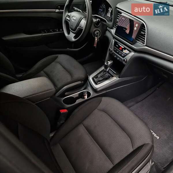 Седан Hyundai Elantra 2016 в Хмельницком