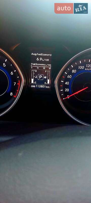 Седан Hyundai Elantra 2015 в Нетешине