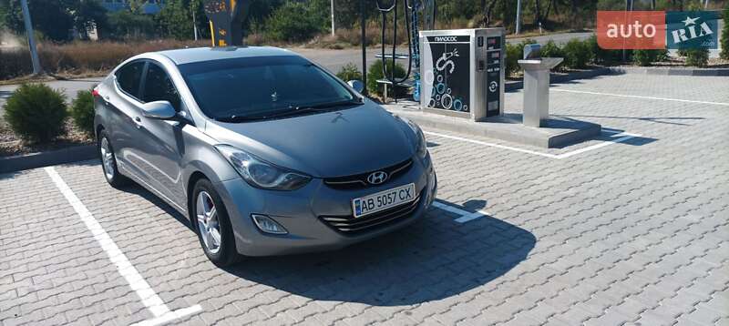 Седан Hyundai Elantra 2011 в Ямполі
