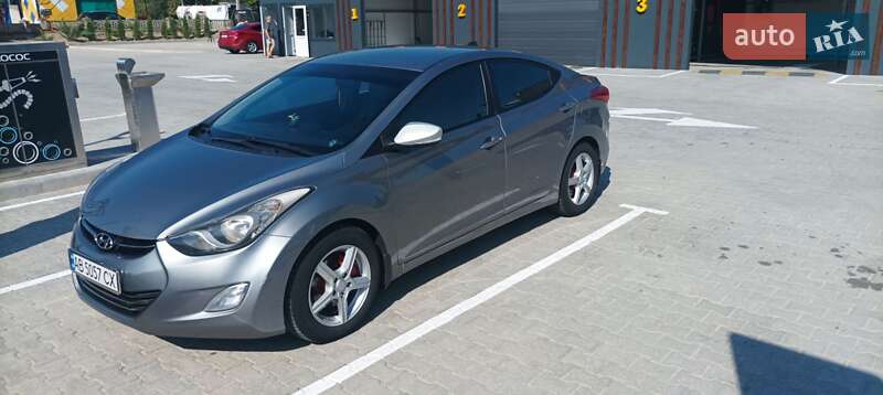 Седан Hyundai Elantra 2011 в Ямполі
