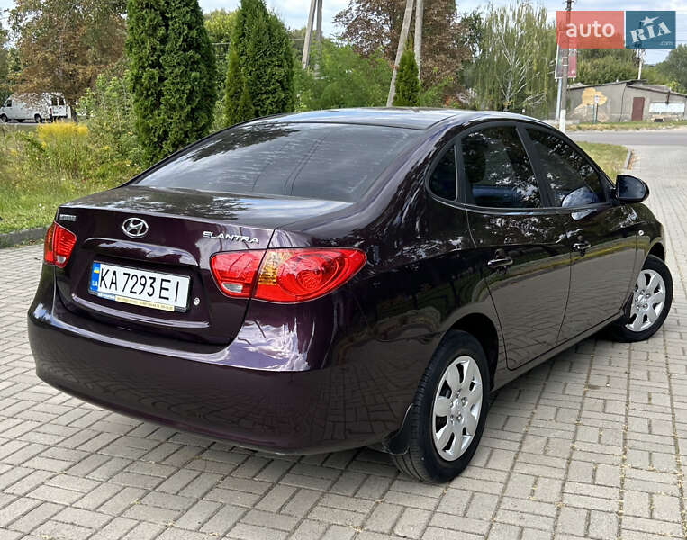 Седан Hyundai Elantra 2008 в Прилуках
