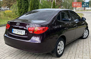 Седан Hyundai Elantra 2008 в  фото 6 Седан Hyundai Elantra 2008 в