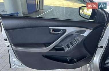 Седан Hyundai Elantra 2012 в 
