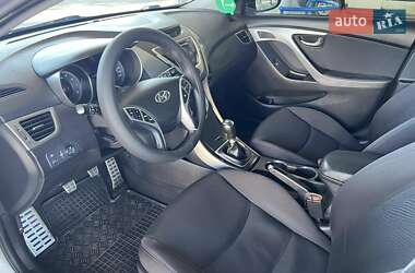 Седан Hyundai Elantra 2012 в 