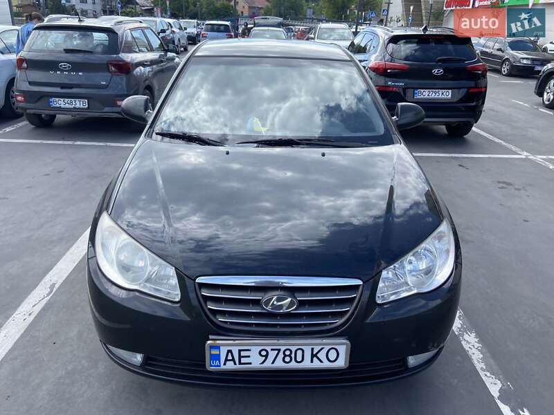 Седан Hyundai Elantra 2008 в Львове