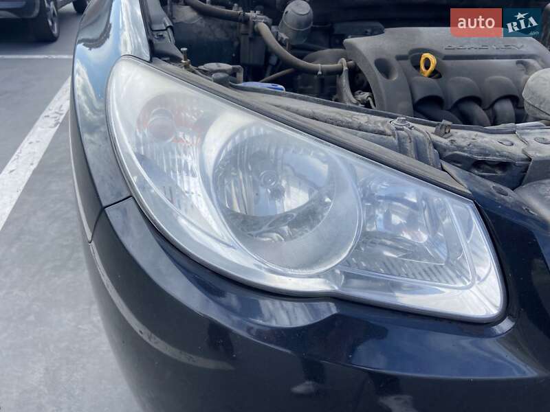 Седан Hyundai Elantra 2008 в Львове
