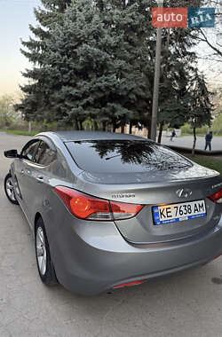 Седан Hyundai Elantra 2013 в 