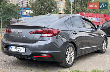 Седан Hyundai Elantra 2019 в 