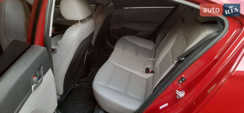 Седан Hyundai Elantra 2020 в Виннице