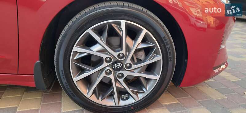 Седан Hyundai Elantra 2020 в Виннице