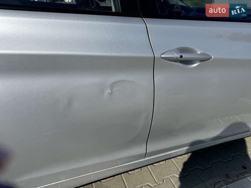Седан Hyundai Elantra 2012 в Киеве