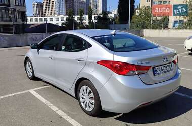 Седан Hyundai Elantra 2012 в Києві
