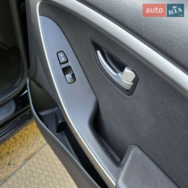 Хэтчбек Hyundai Elantra 2013 в Виннице