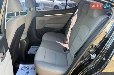 Седан Hyundai Elantra 2019 в 