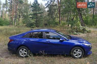 Седан Hyundai Elantra 2021 в 