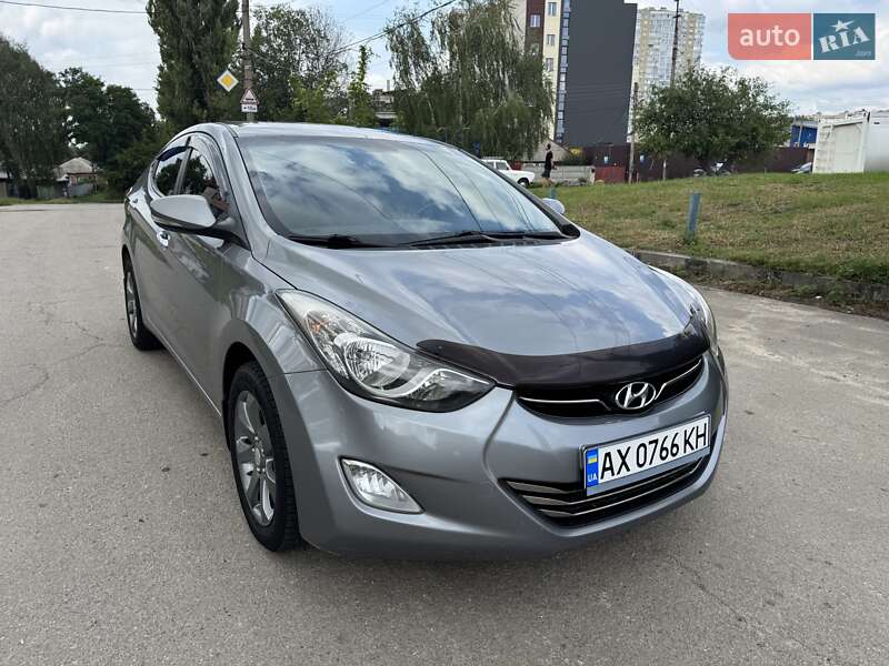 Hyundai Elantra 2012