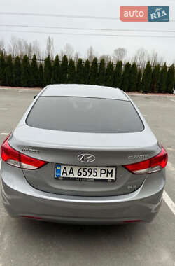 Седан Hyundai Elantra 2013 в 