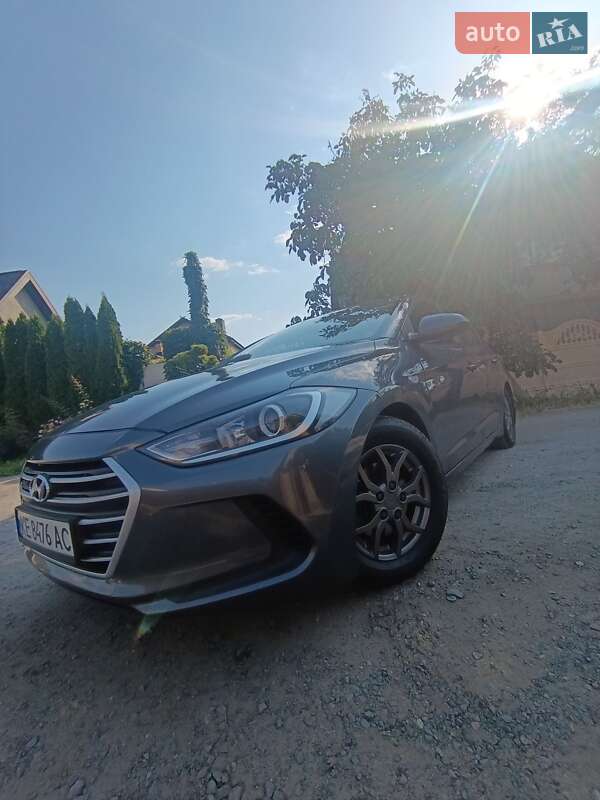 Седан Hyundai Elantra 2017 в Днепре